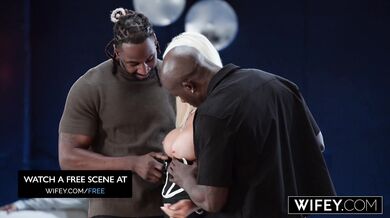 WIFEY BBC-Hungry MILF Bree Brooks Gets Spit-Roasted In Front Of Hubby