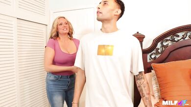 Horny MILF Landlord: Nina Starr