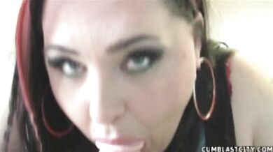 TEEN GETS BIG FACIAL CUMBLAST