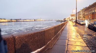 Nerdy blonde earns her orgasms