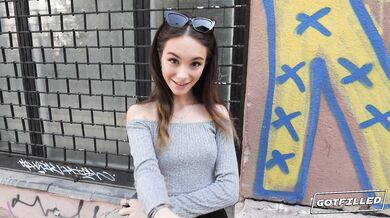 Liz Likes To Have Fun a sexy 19-year-old Hungarian girl
