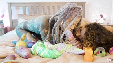 Stacy Bloom Gets Butt Fucked With The Biggest Toys Anuskatzz Has