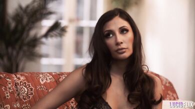 Lucid Bull - Gianna Dior