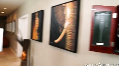 AJ Applegate fucking in the living room with her big ass