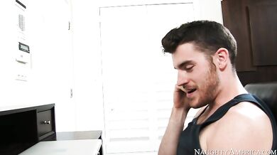 Gigi Allens fucking in the bedroom with her tits