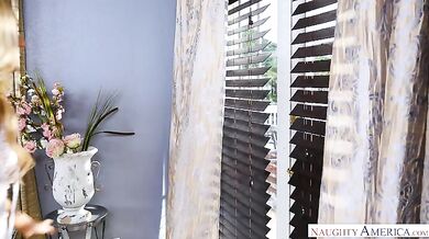 Bailey Brooke and Layla London have a hot threesome with the pizza guy