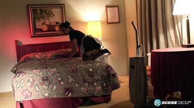 Asian maid Kitty Langdon's leg and feet sex show