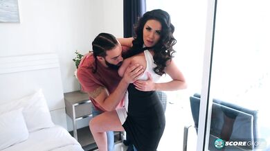 Date night turns into fuck night for Lollypop Gcup