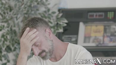 Pascal Nails Zaawaadi While Visiting A Café