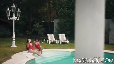 Hot Lesbian Scene Mariska - Valentina Ricci