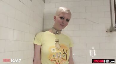 Cherry Torn Drinks Pee, Golden Shower Piss Drinker Sucks Dick