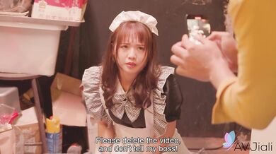 Horny Caffe Maid Wen Ruixin Controlled By A Client
