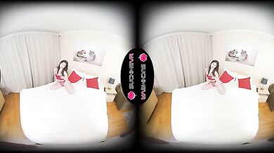 Hot Pearl Is A Pale Slut Who Loves The Taste Of Sperm