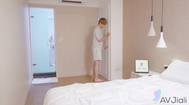 Xian'erai is looking to date but is seduced by her godson first