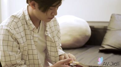 Yuli and her new friend go back to his place and she sucks his dick