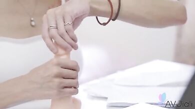 Xiaoqi is a new masseuse and needs to practice her erotic massage