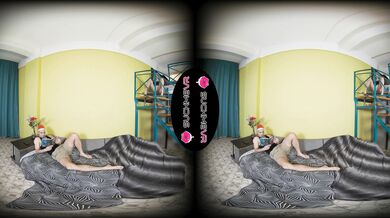 Eva Barbie teases us by masturbating her wet pussy in VR