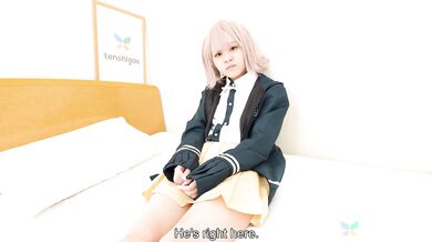 Cutie Saeko Ishiki comes to see us with a cute cosplay