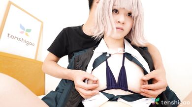 Cutie Saeko Ishiki comes to see us with a cute cosplay