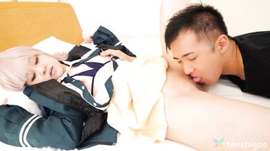 Cutie Saeko Ishiki comes to see us with a cute cosplay