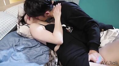 The bad boy and the class leader Mio end up in bed together
