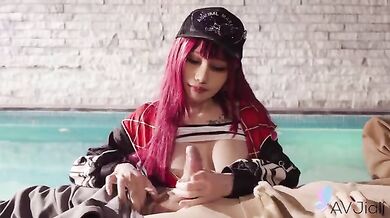 After getting knocked out, Xiao Ye Ye is summoned to help