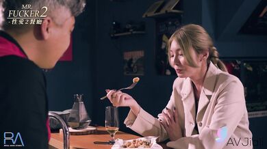 Li Zhiyan Is A Lonely Dog Lady Who Needs Some Company