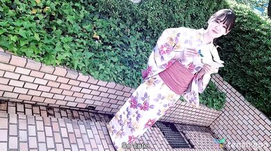 Cutest Japanese girl Miss Aki Igarashi comes to play today