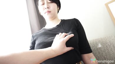 Naughty Reona Sato comes with her wet pussy and her big tits