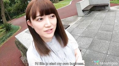 Nagisa Katagiri sells houses in Tokyo and is now an amateur nude model