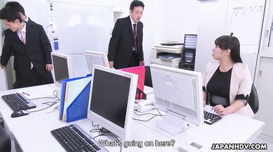 Ryouko Murakami In A Hot Office Threesome