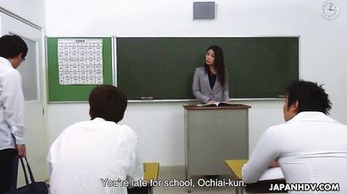 Ren Yuuki Masturbates Before Enjoying Threeway Fuck