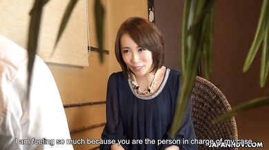 Aya Kisaki is fucked during a massage, once again!