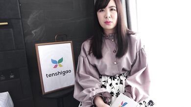 Nozomi Minami plays with our between her big tits