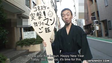 Kaede Moritaka cheats her man at home for cam