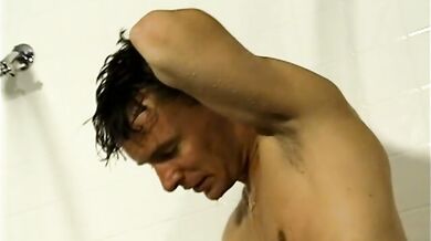 Horny Hunks Have Oral Sex in the Shower