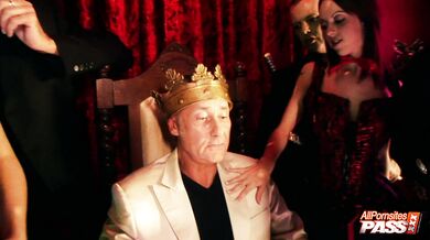 Busty stripper mouthing a big cock