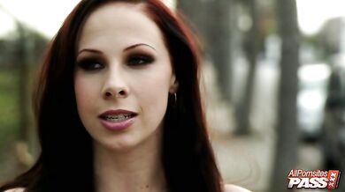 Gianna Michaels tit tease in 4k